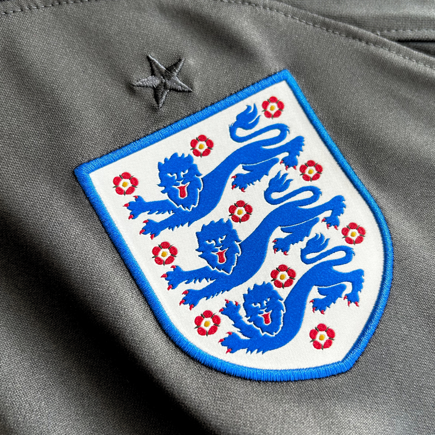 2022 England GK Shirt - L