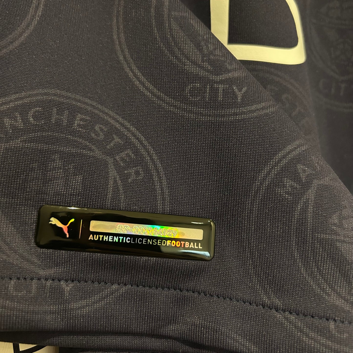 2021-22 Manchester City Match-Issued Third Shirt - Fernandinho 25