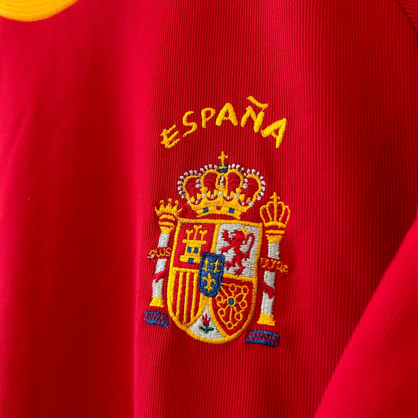 2002 Spain Home Shirt - Medium