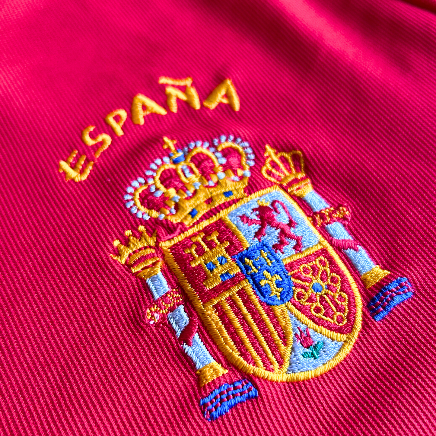 2002 Spain Home Shirt - M