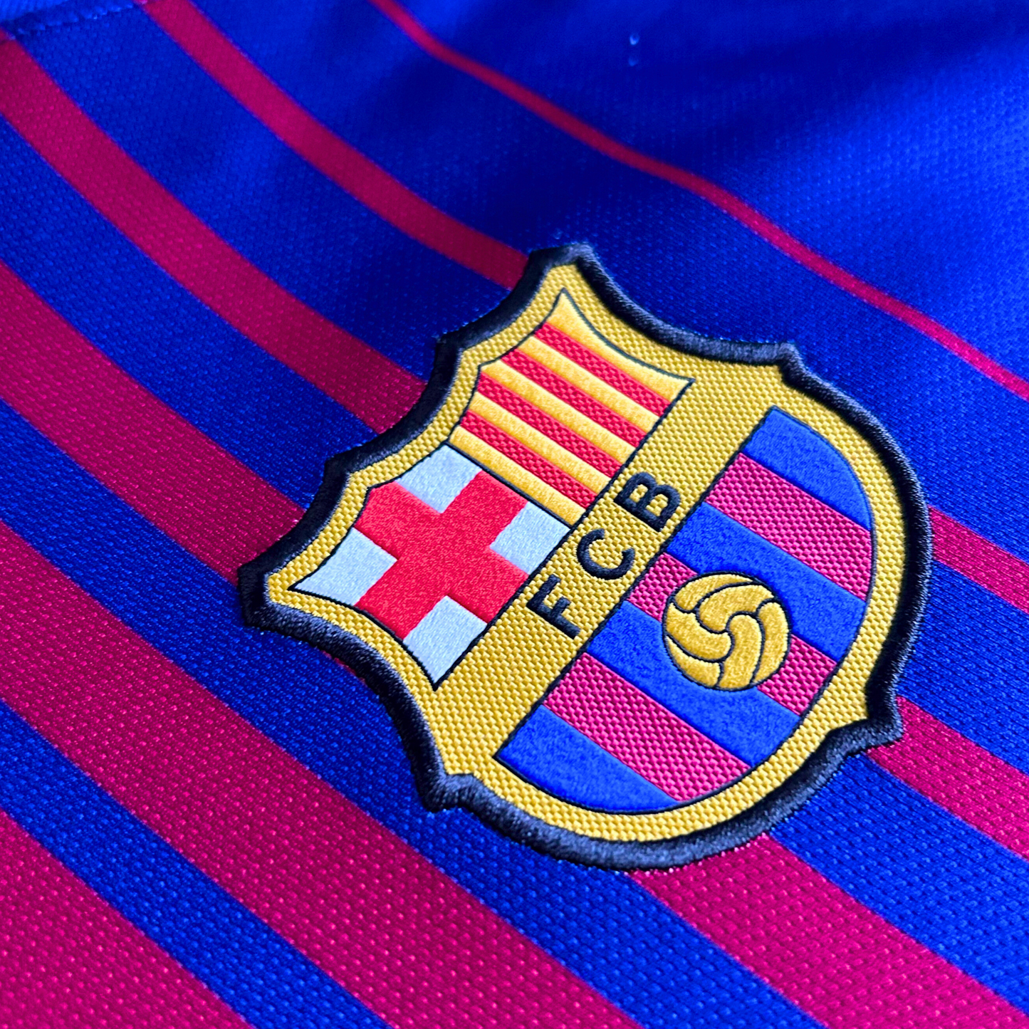 2017-18 Barcelona Home Shirt “Messi 10” - L