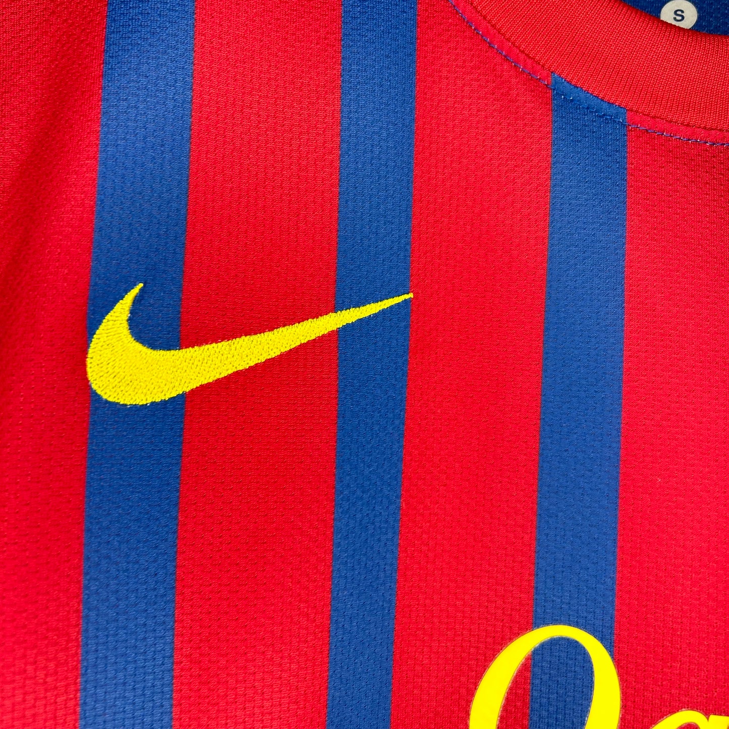 2011-12 Barcelona Home Shirt - Small - Messi 10