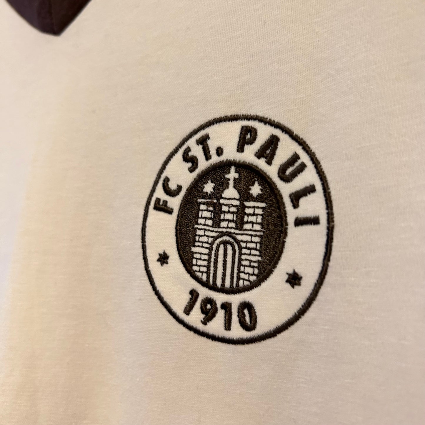 2015-16 St. Pauli Fourth Shirt - Large