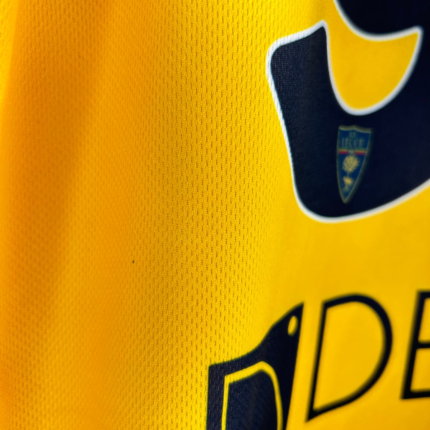 2022-23 Lecce Home Shirt - Large - Umtiti 93