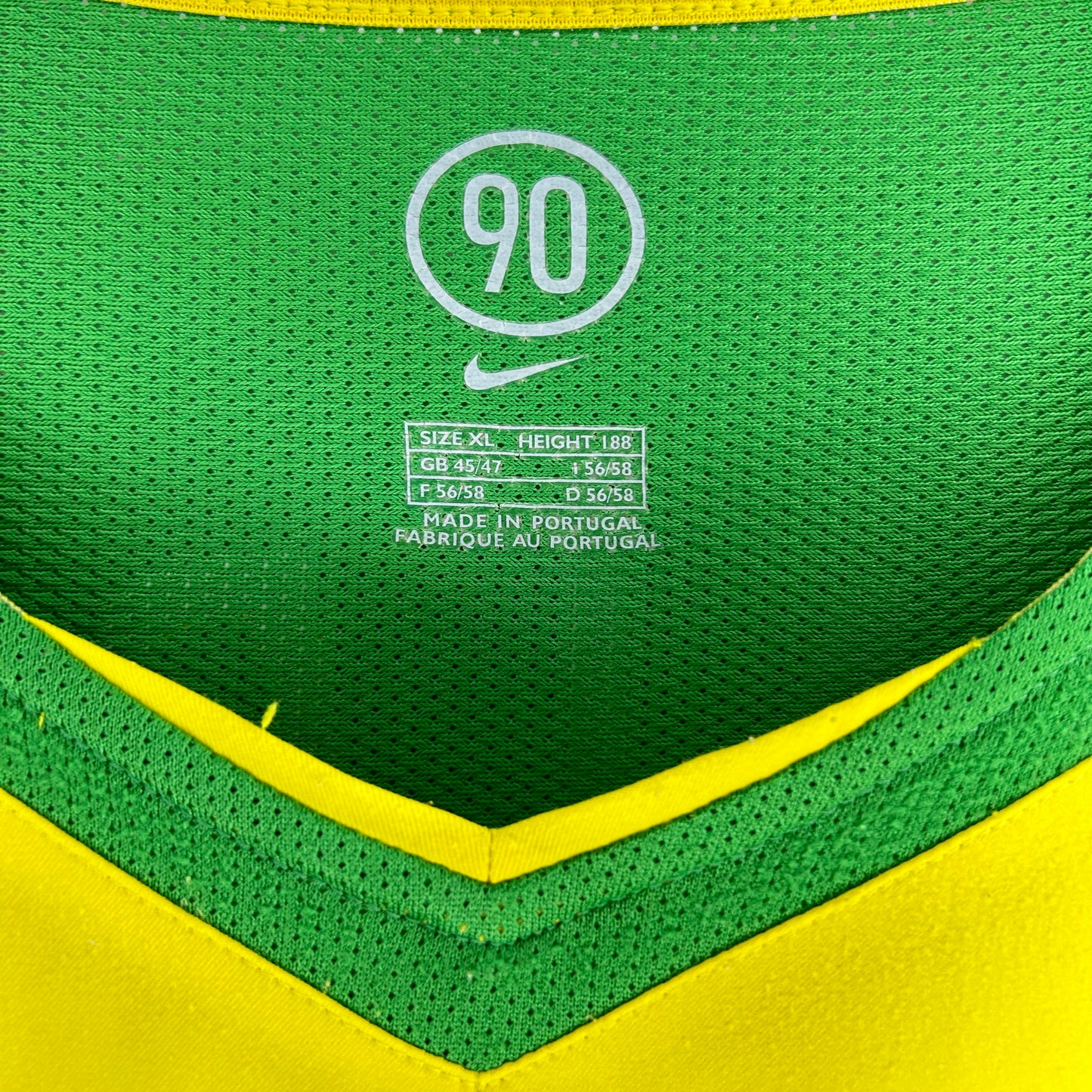 2004 Brazil Home Shirt - XL - Ronaldinho 10