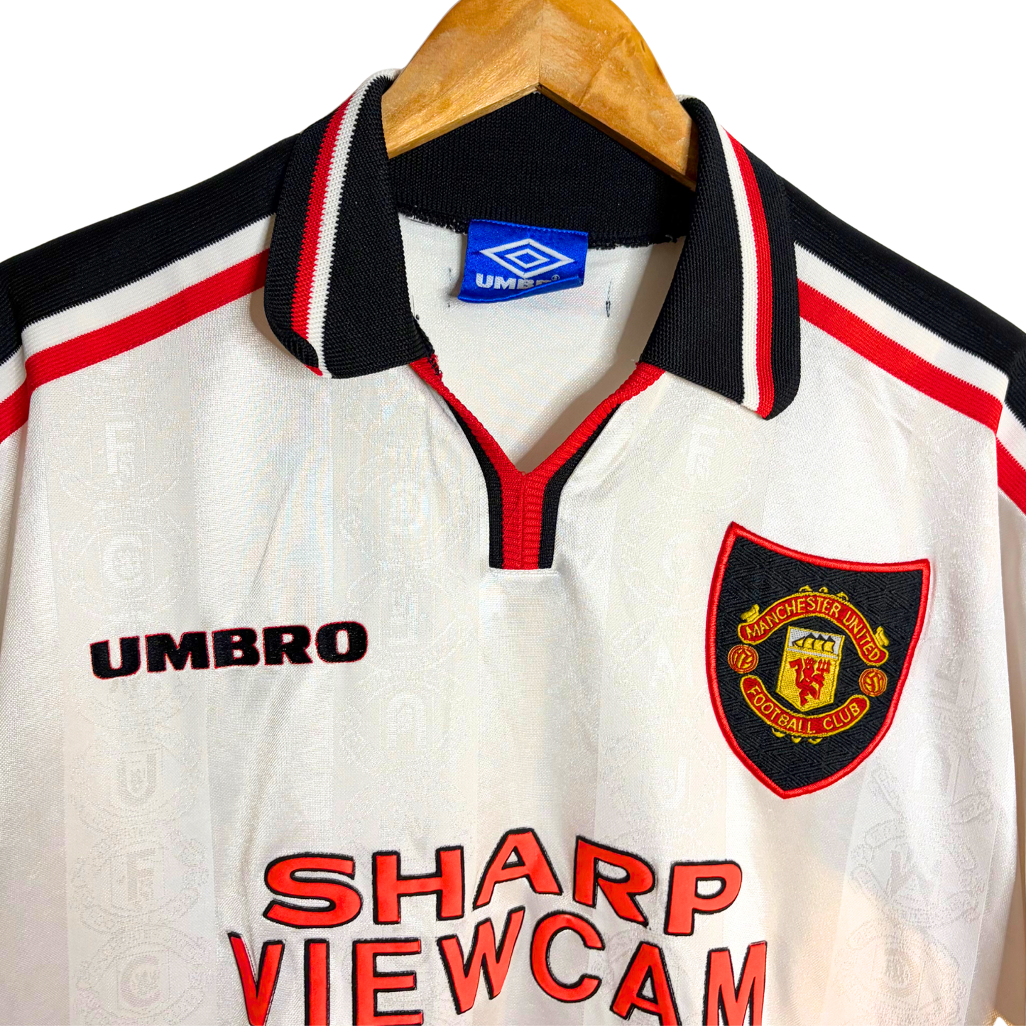 1997-99 Manchester United Away Shirt - L