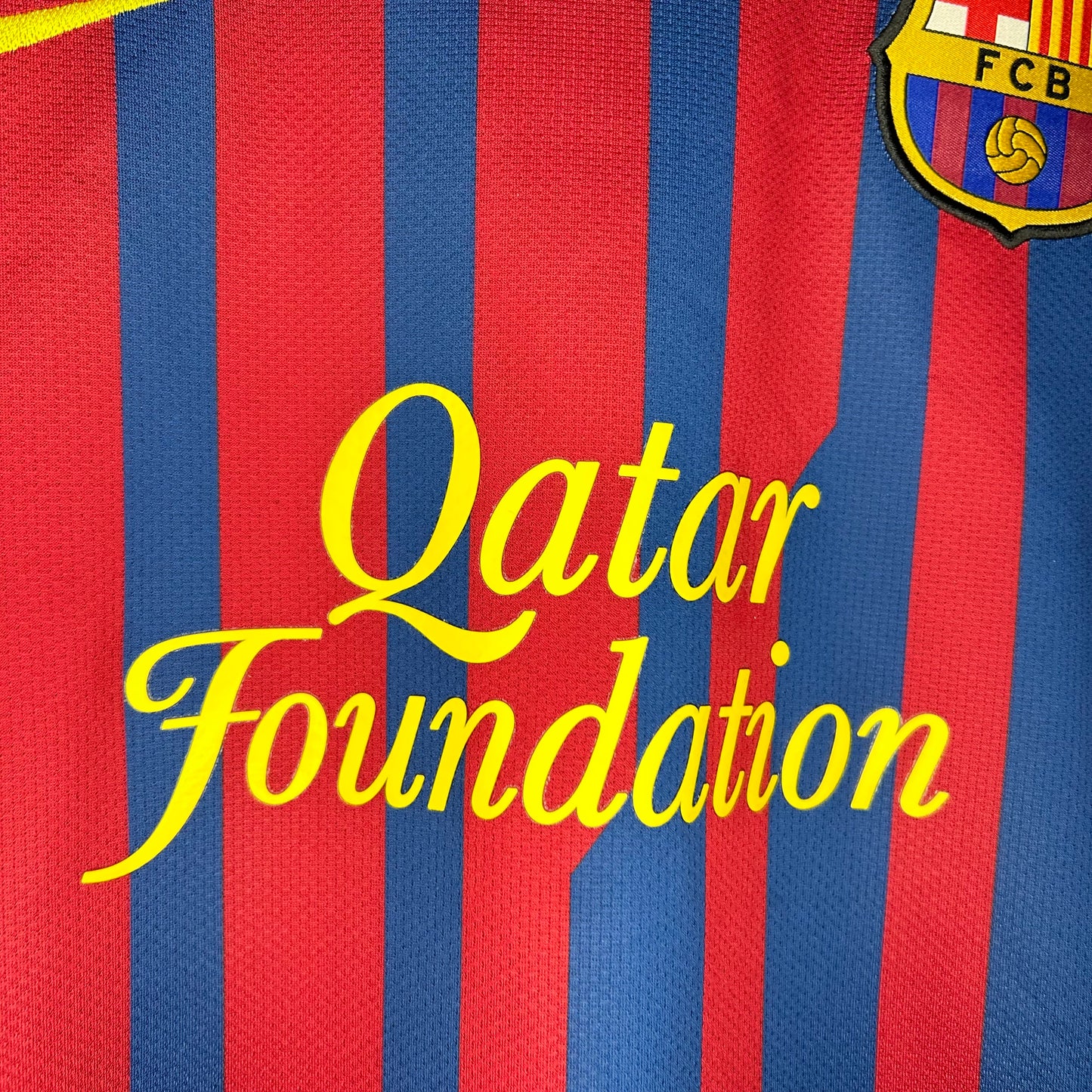 2011-12 Barcelona Home Shirt - Small - Messi 10