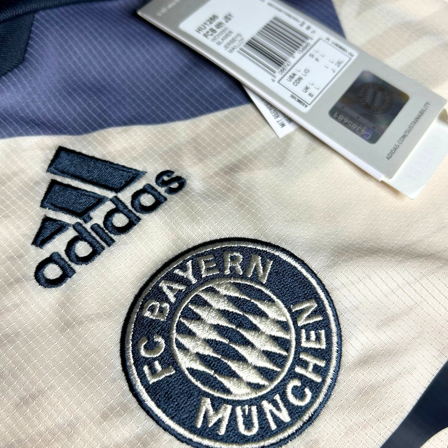 2022-23 Bayern Munich Fourth Shirt (BNWT) - L