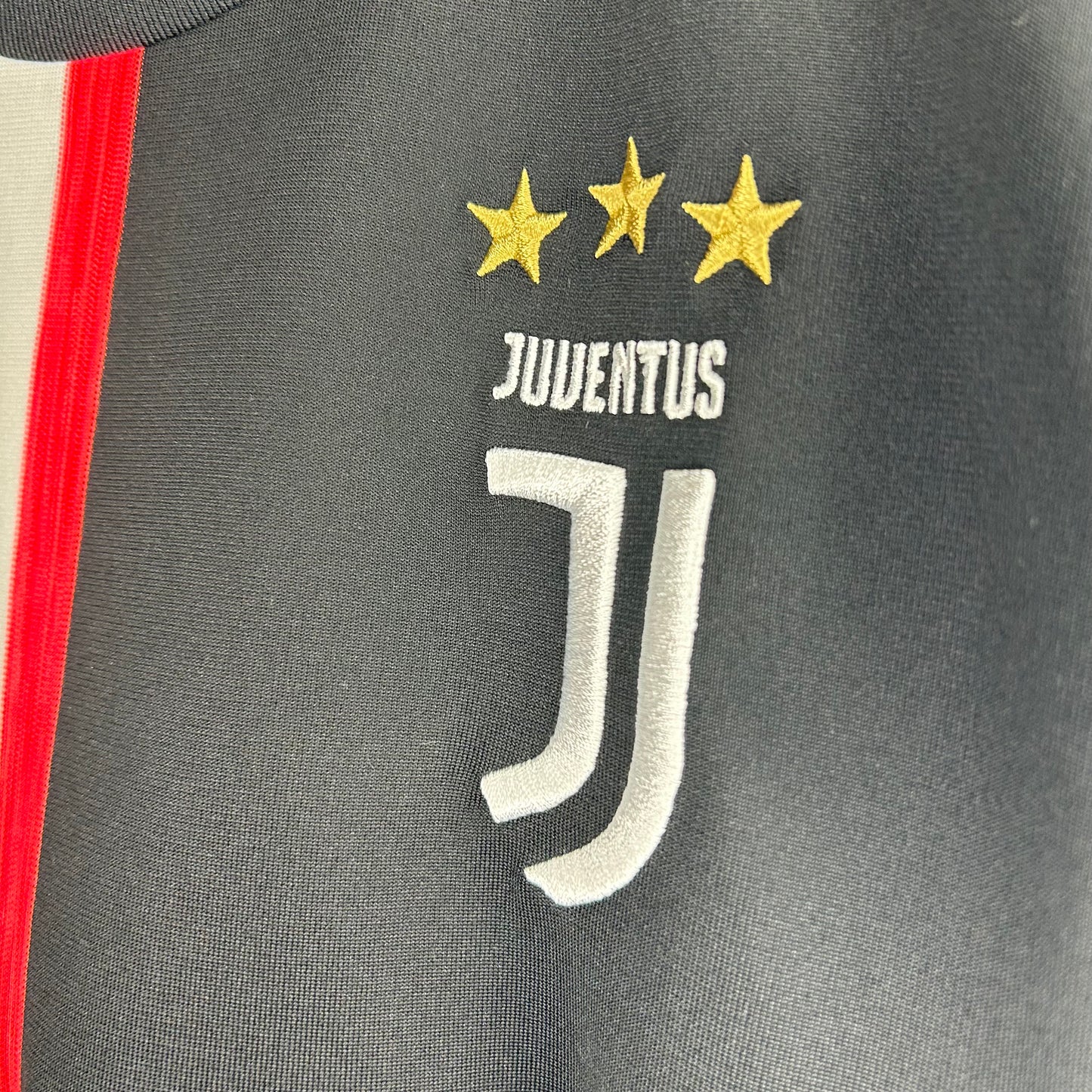 2019-20 Juventus Home Shirt - Large