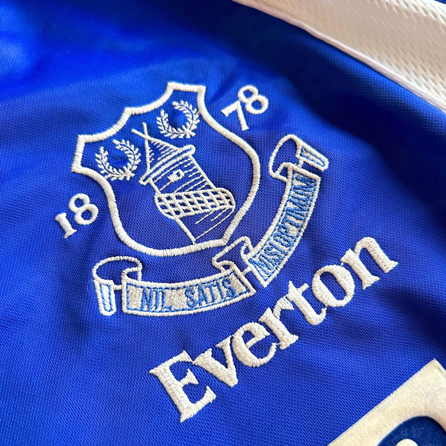 2000-02 Everton Home Shirt - L