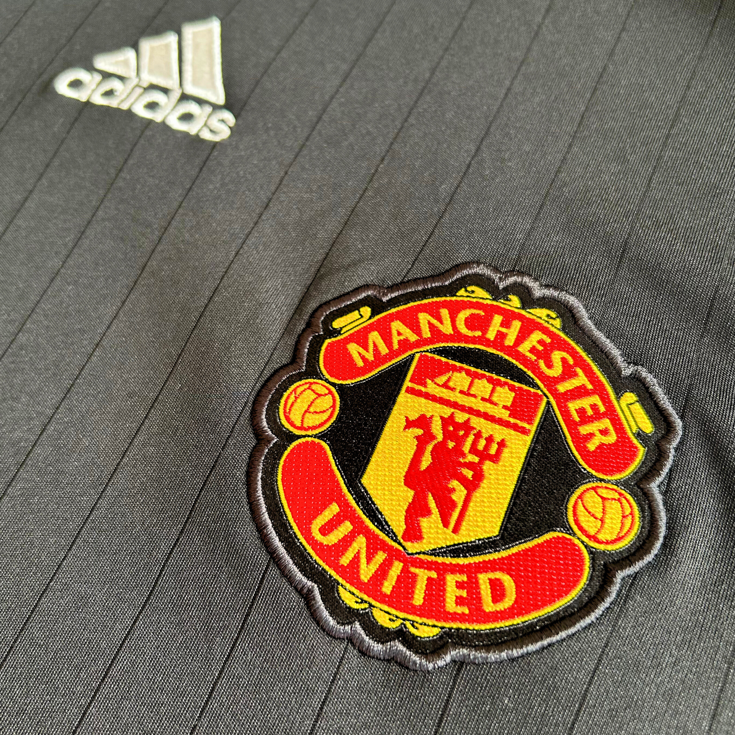 2021-22 Manchester United Teamgeist Training Shirt - XL